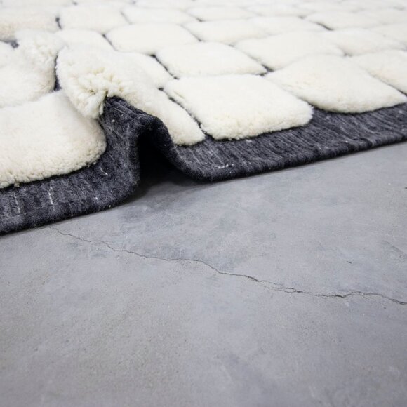 Handcrafted Moroccan Wool Rug - 10ftx8ft - Authentic & Unique - Picture 2 of 6